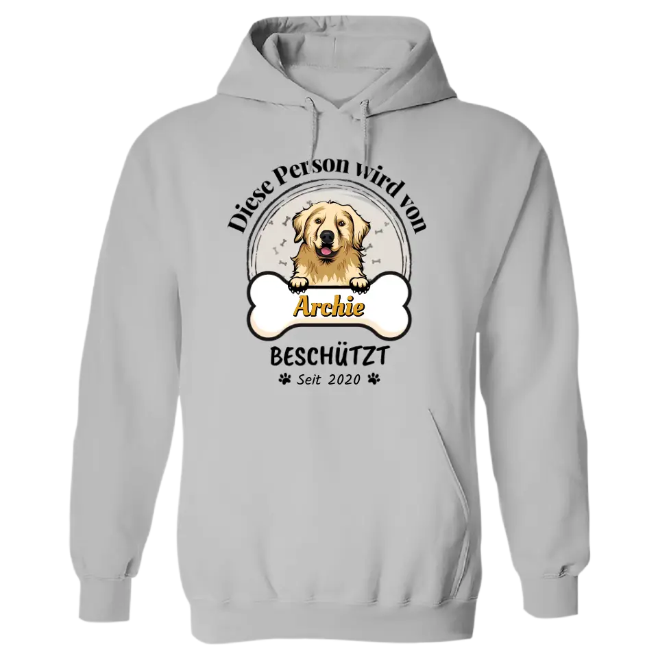 Person wird beschützt - Personalisierter Hoodie